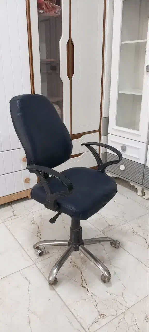 صندلی چرخ دار|مبلمان اداری|میبد, |دیوار