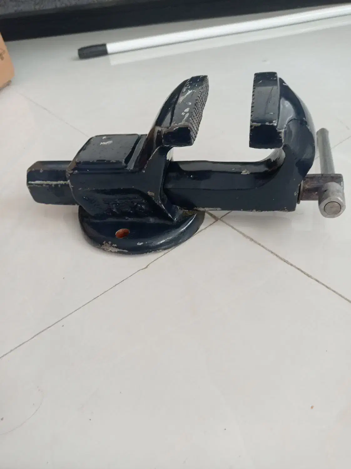 گیره رومیزی آلمانی|ابزارآلات|گلبهار, شهر جدید گلبهار|دیوار