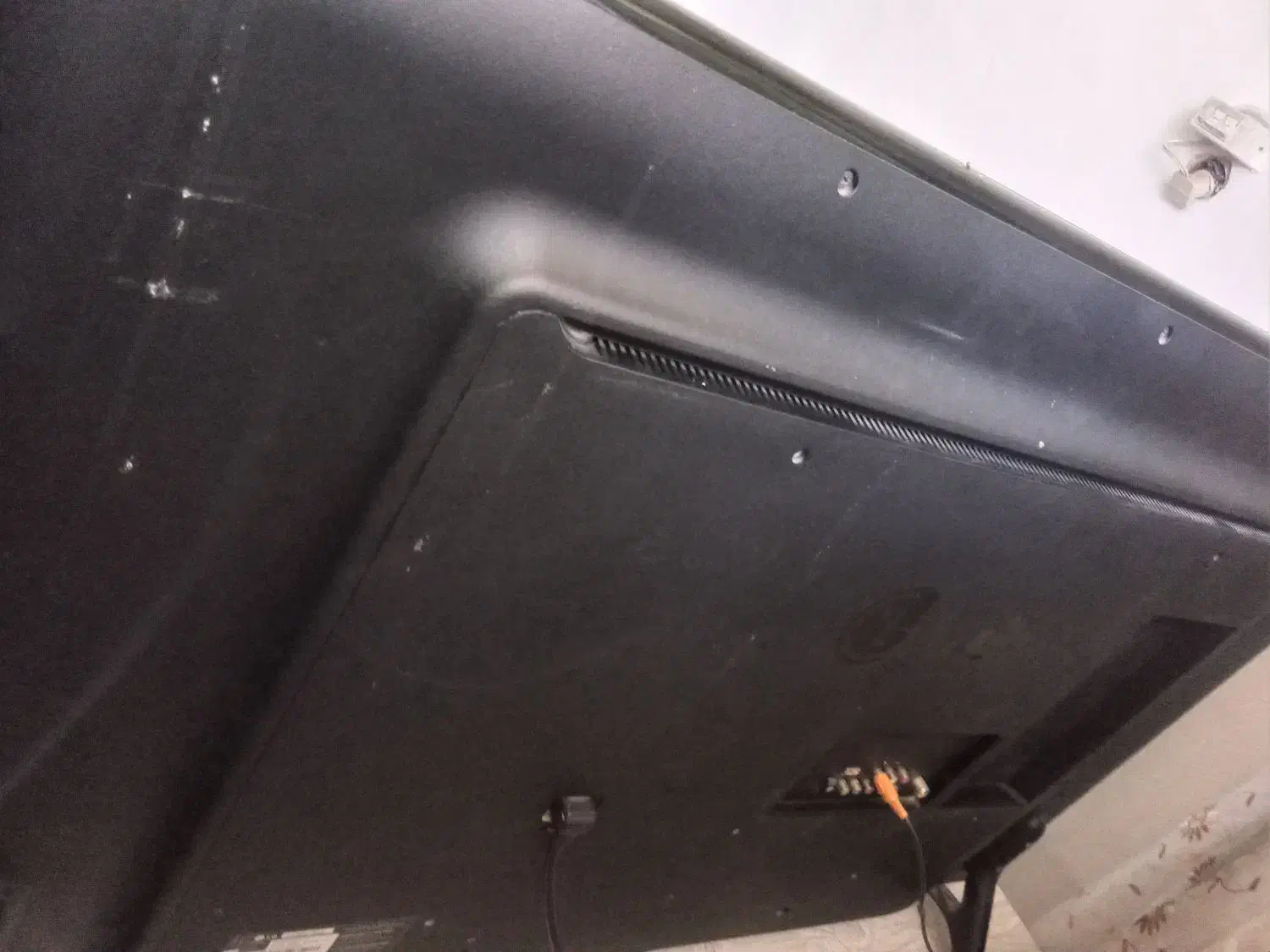 تلویزیون ال جی ۴۷ اینچ سالم|تلویزیون و پروژکتور|بروجرد, |دیوار