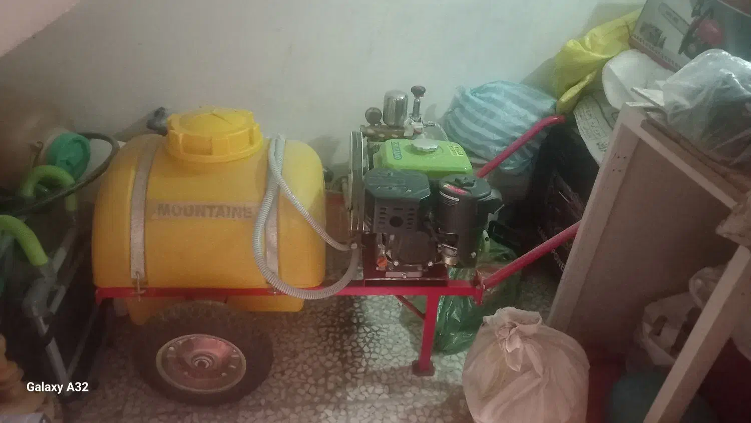 یک دستگاه تیلر ۱۰اسب وسمپاش فرغونی|ماشین‌آلات صنعتی|قزوین, |دیوار