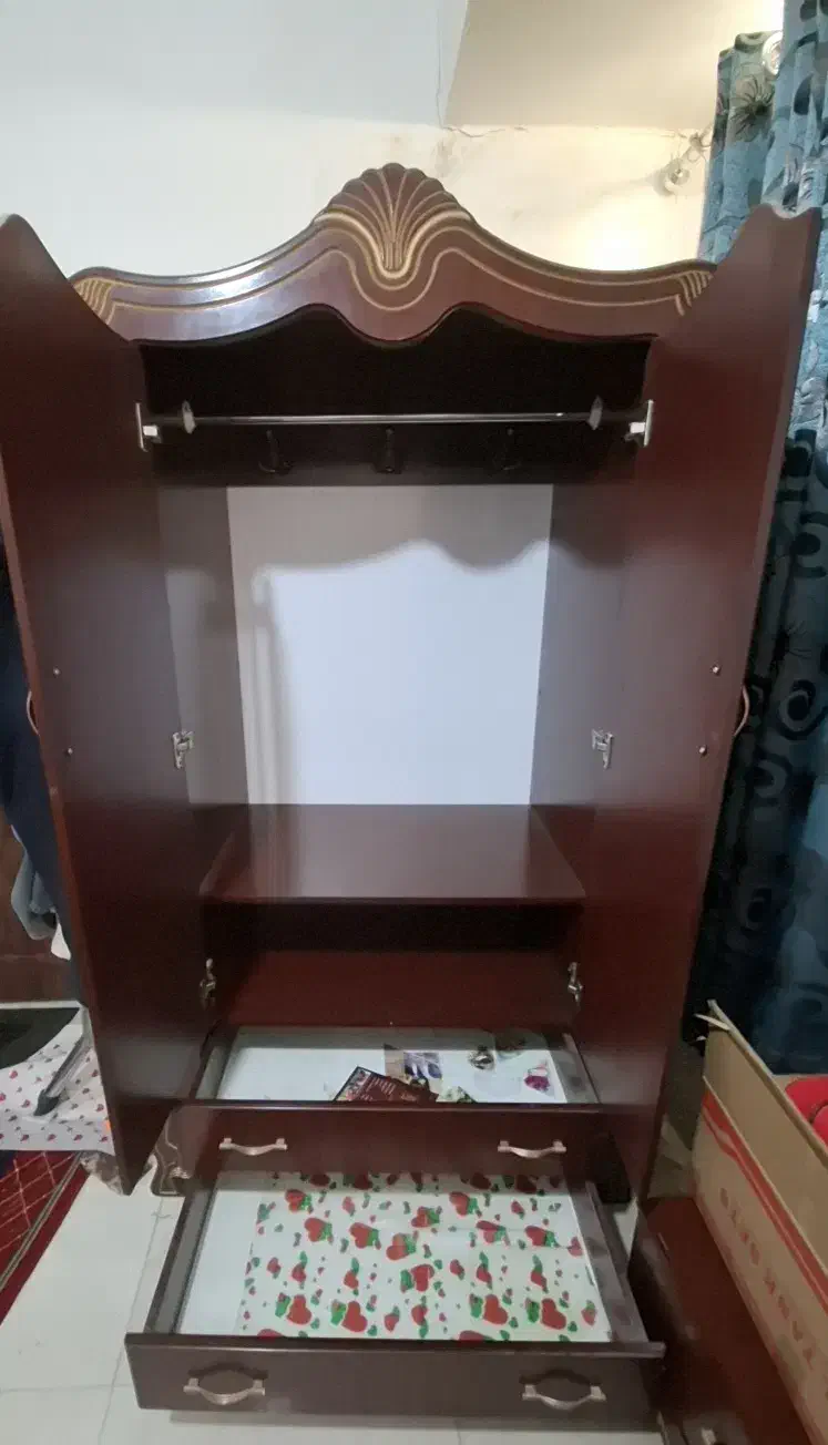 سرویس خواب تخت و کمد میز ارایش پاتختی|تخت و سرویس خواب|شیراز, شهرک مهرگان|دیوار