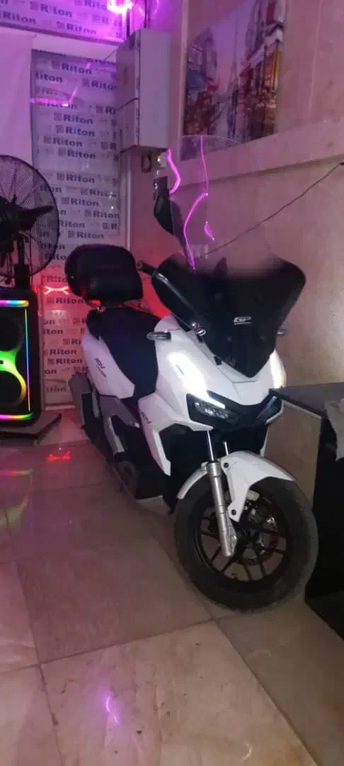 adv 180 1404|موتورسیکلت|اندیشه, اندیشه فاز ۱|دیوار