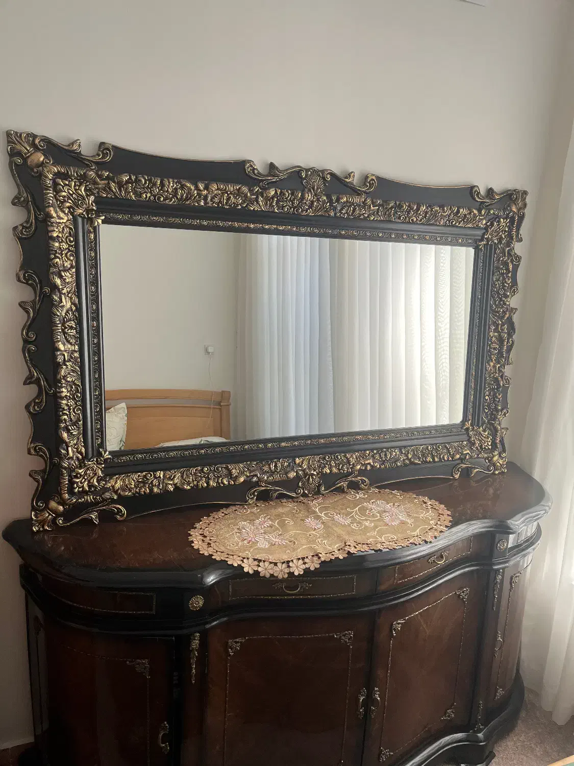 میز کنسول و آیینه|بوفه، ویترین، کنسول|میانه, |دیوار