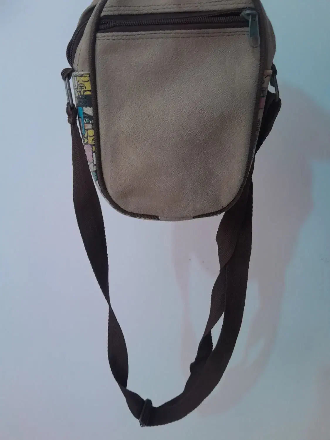 کیف|کیف، کفش، کمربند|سورک, |دیوار