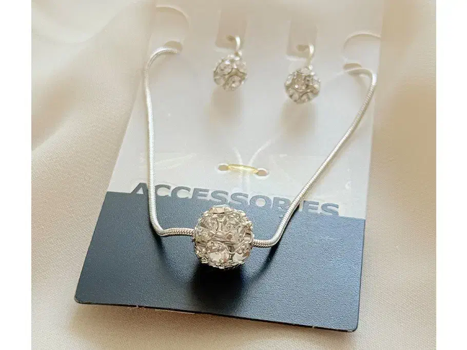 نیمست زنجیری توپی نگینی نقره ای|بدلیجات|خرم‌آباد, |دیوار