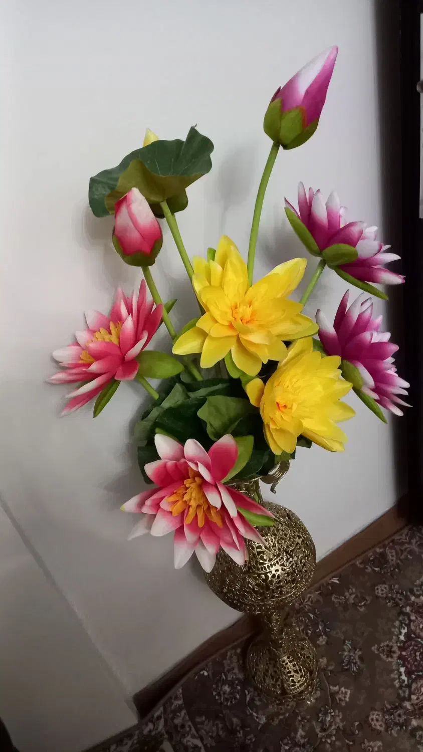 سه شاخه گل نونو|گل مصنوعی|همدان, |دیوار