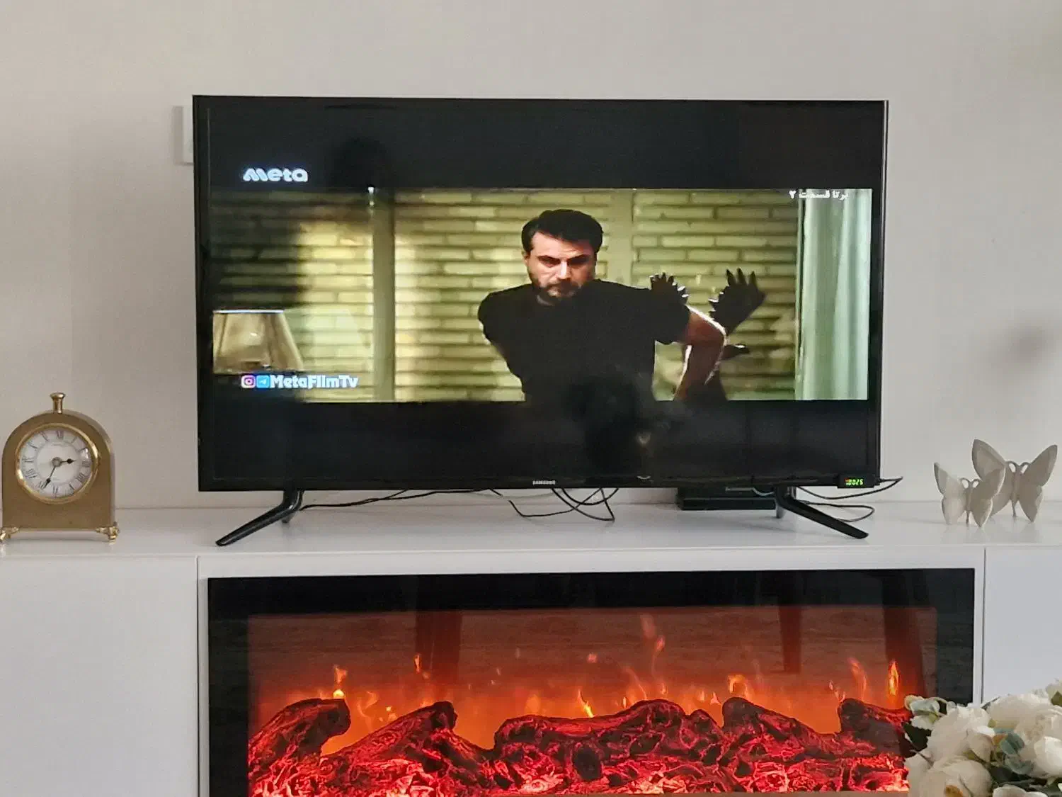 تلویزیون ۴۰ اینچ|تلویزیون و پروژکتور|گرگان, |دیوار