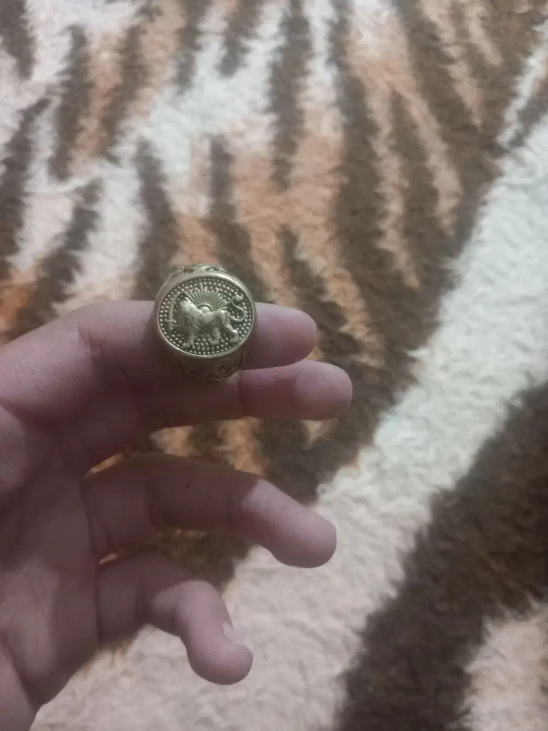 طلا روس|جواهرات|شیروان (خراسان), |دیوار