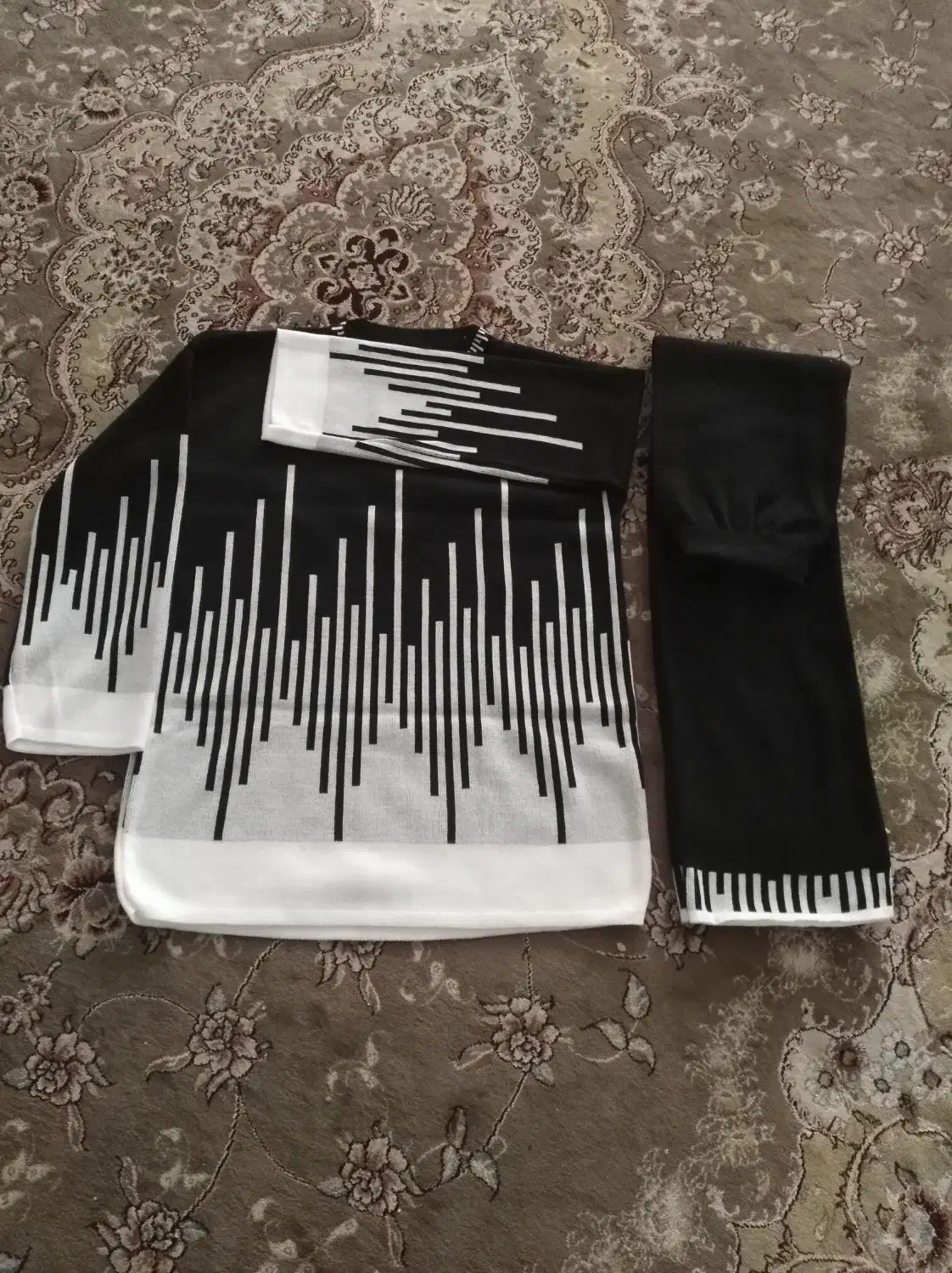 لباس زنانه روز مادر|لباس|کاشان, میدان کهنه|دیوار