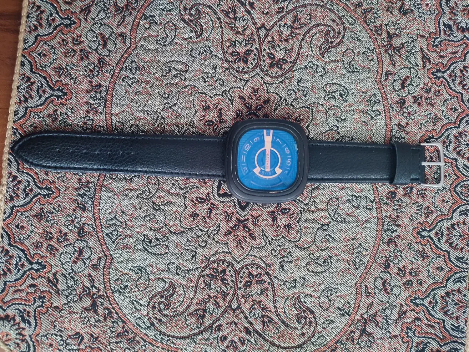 ساعت مردانه بند چرمی خوش دست و زیبا|ساعت|اردبیل, |دیوار