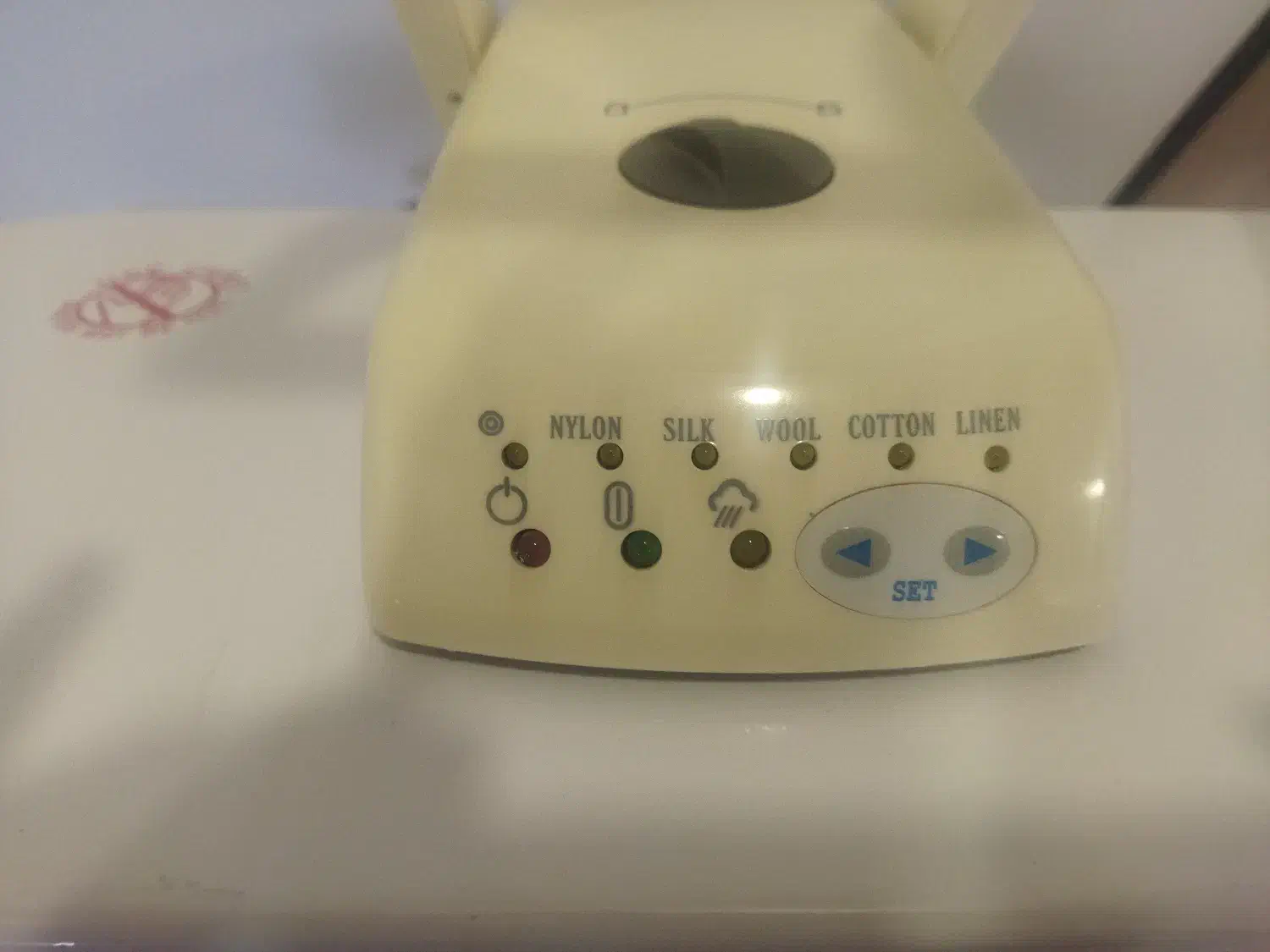 اتوی بخار پرسی کن وود|اتو و لوازم اتو|یزد, |دیوار