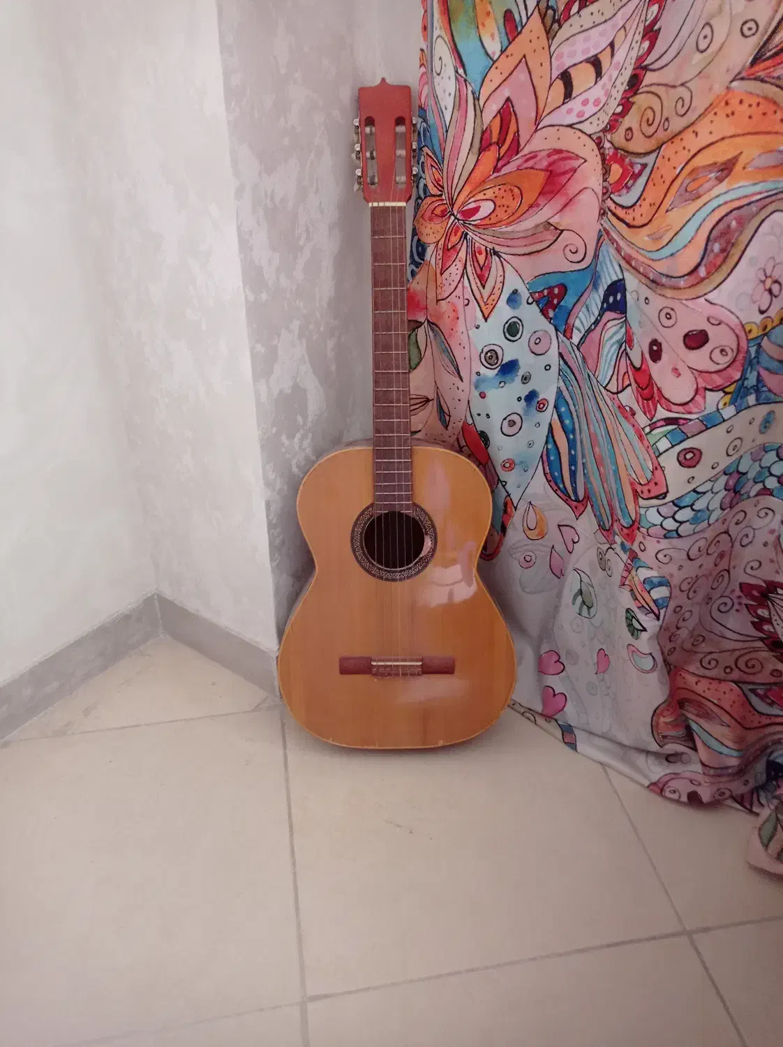 گیتار|گیتار، بیس، امپلیفایر|پرند, فاز ۱|دیوار