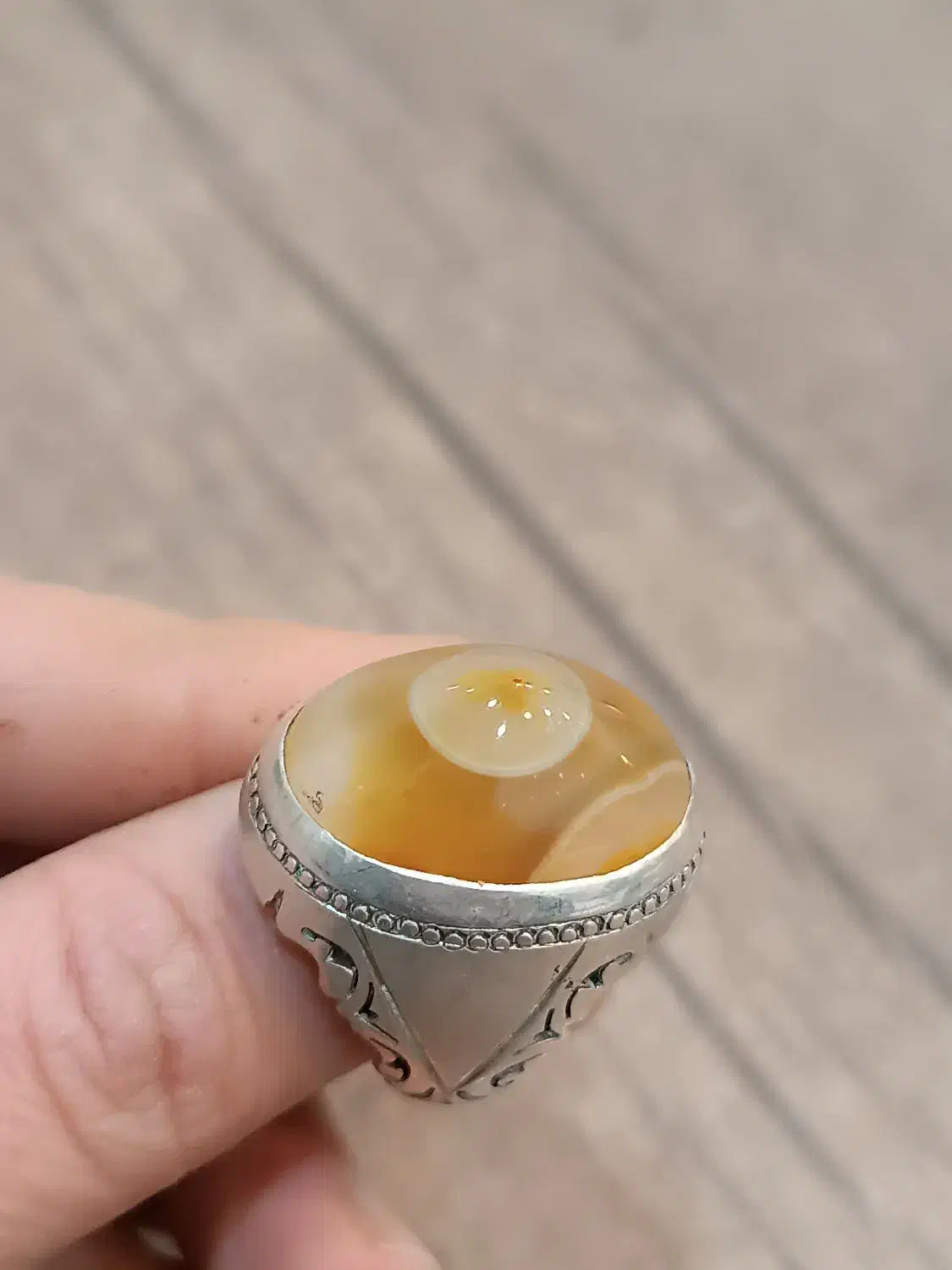 انگشتر باباقوری تک چشم|کلکسیون اشیاء عتیقه|گلپایگان, |دیوار