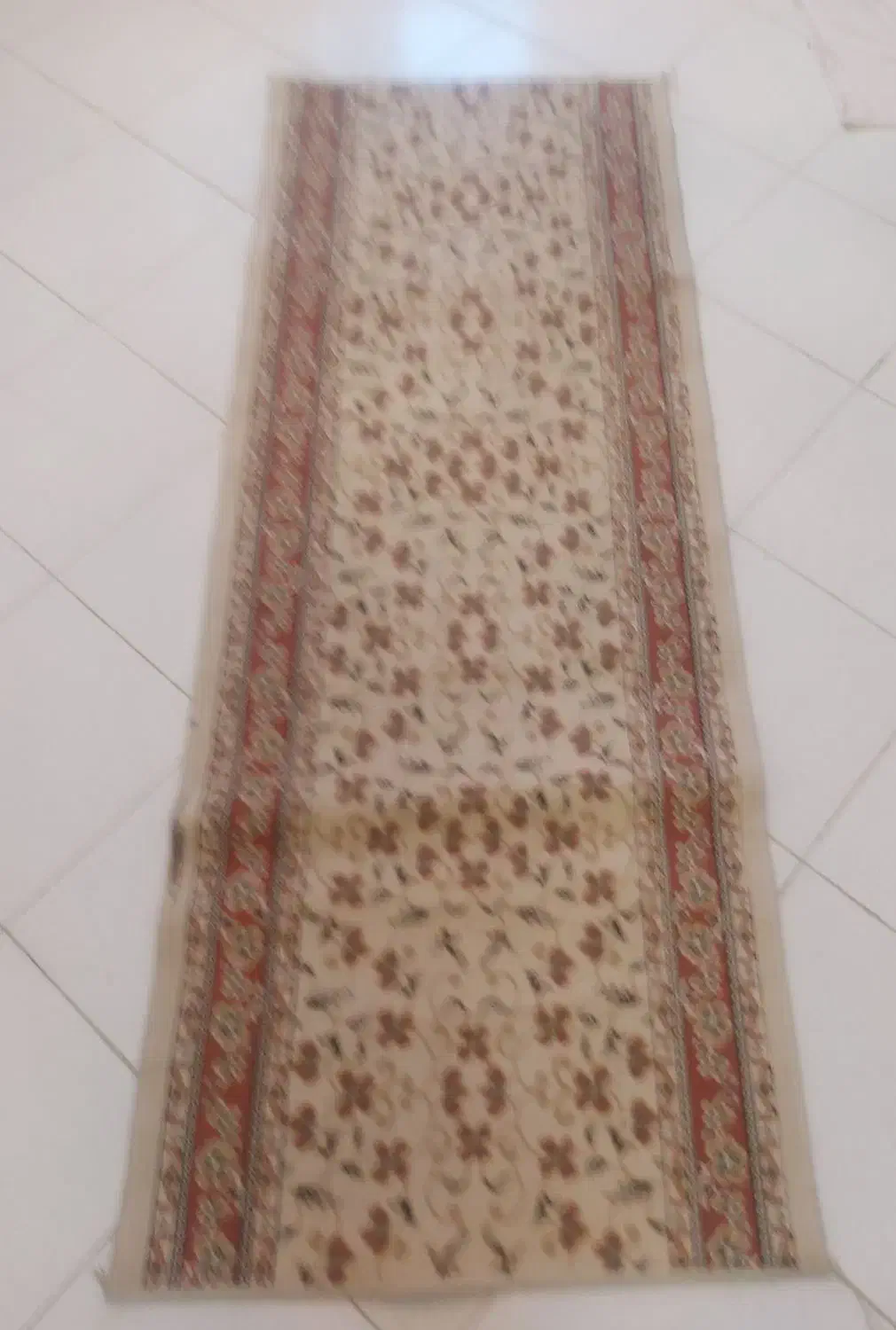 فرش ماشینی کرم رنگ کناره|فرش|کرمانشاه, |دیوار