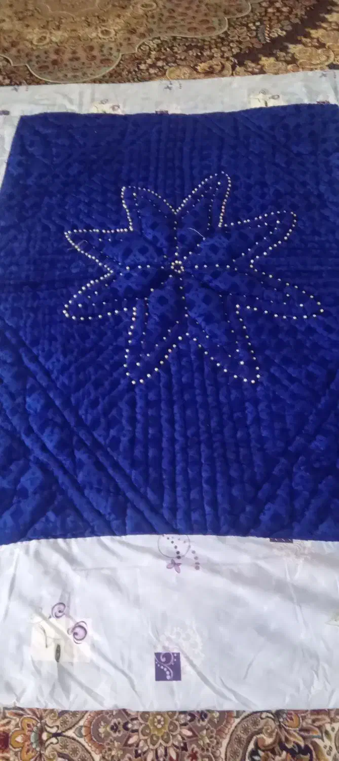 لحاف نو مرواریددوزی|رختخواب، بالش، پتو|خواف, |دیوار