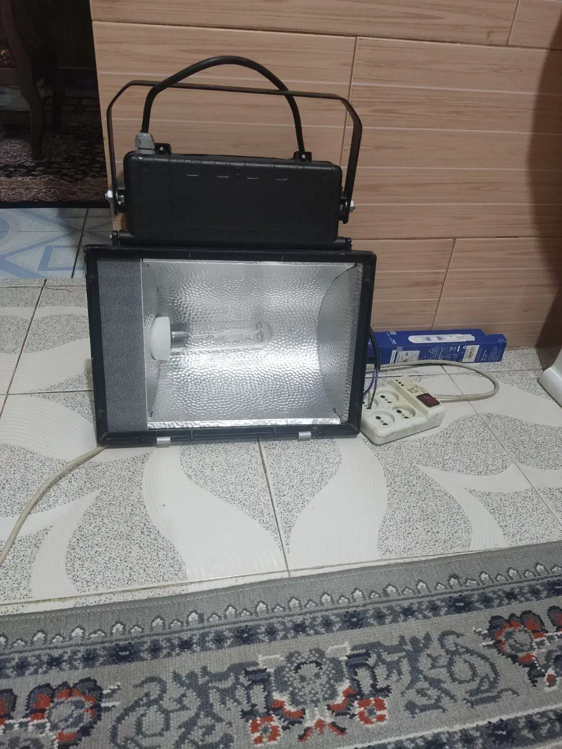 پرژکتور ۲۵۰|لامپ و چراغ|شیراز, تندگویان|دیوار