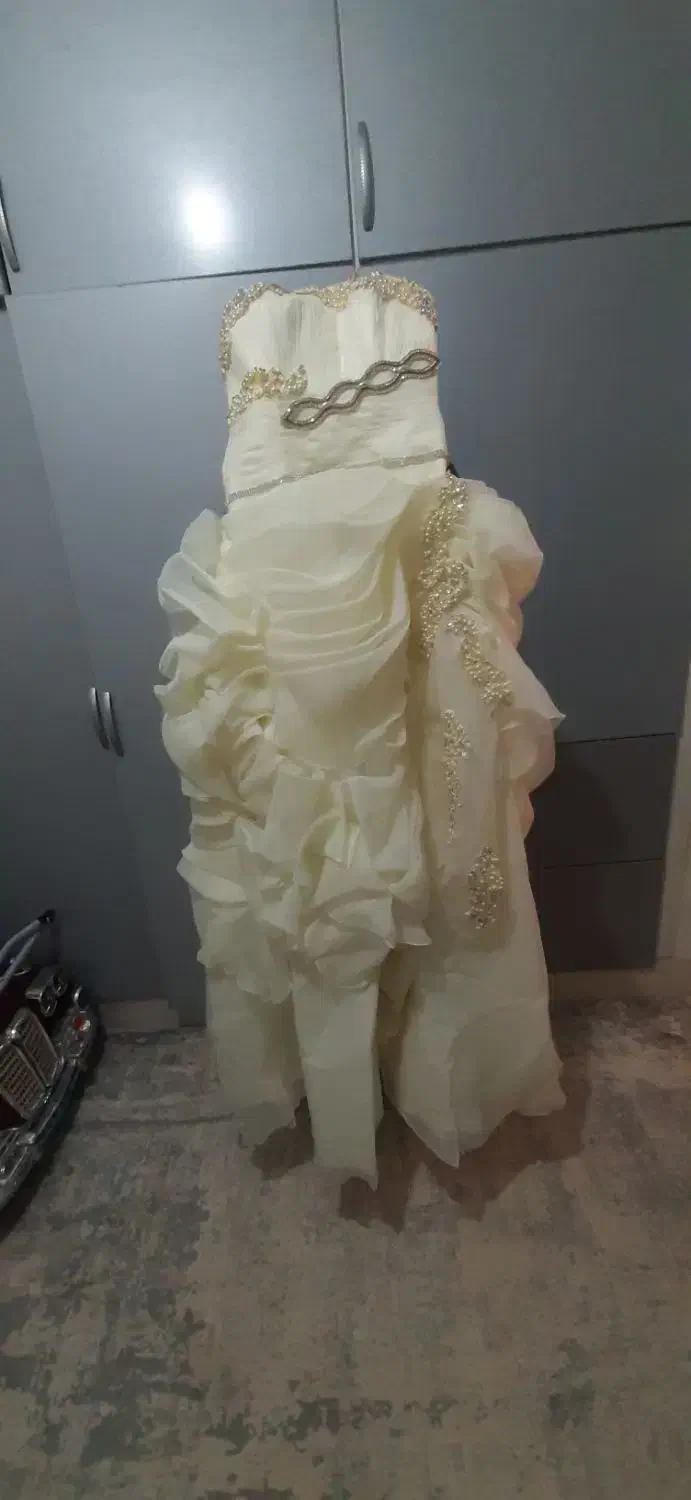 لباس عروس|لباس|سیرجان, |دیوار