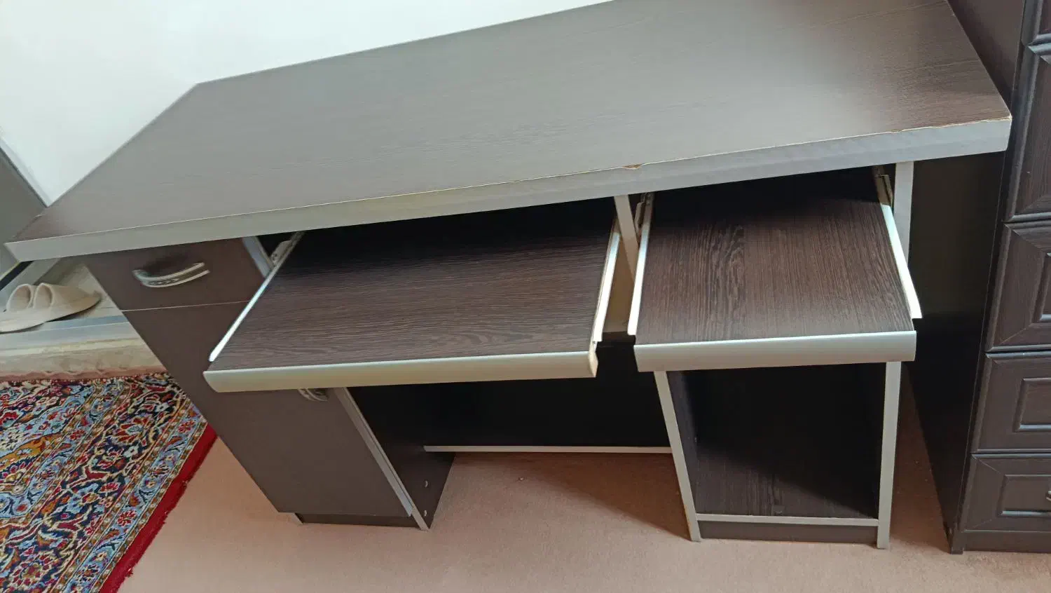 میز کامپیوتر در حد نو|میز تحریر و کامپیوتر|بروجرد, |دیوار