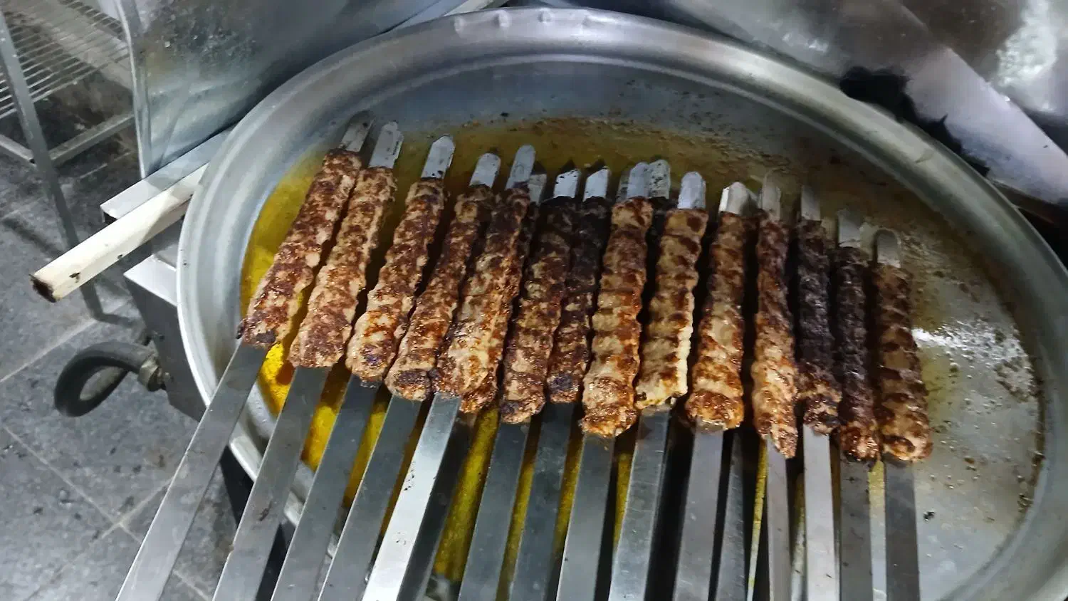 رستوران قصرشب|خدمات پذیرایی، مراسم|نیشابور, گنبد سبز|دیوار