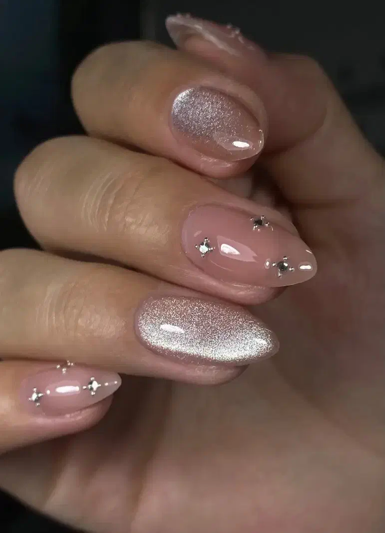 کاشت ناخن|خدمات آرایشگری و زیبایی|قم, شهر قائم|دیوار