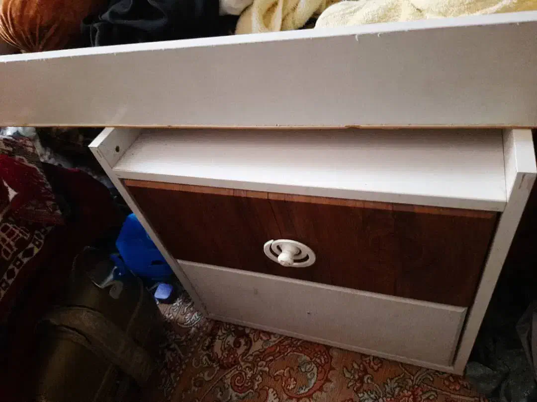 سه تخت بزرگسال ویک عددتخت بچگانه چوبی|تخت و سرویس خواب|زاهدان, |دیوار