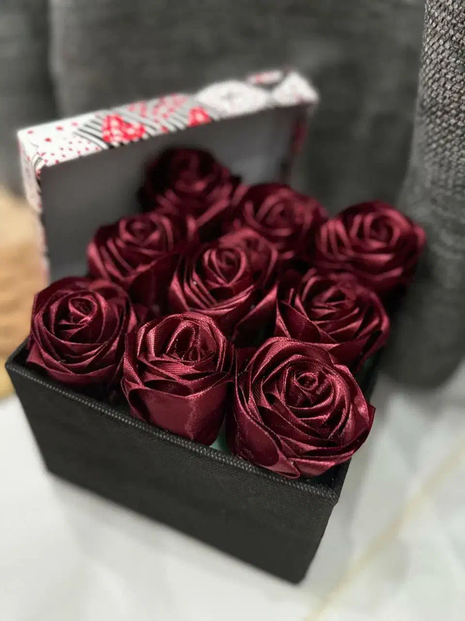 گل رُز ربانی|گل مصنوعی|صومعه‌سرا, |دیوار