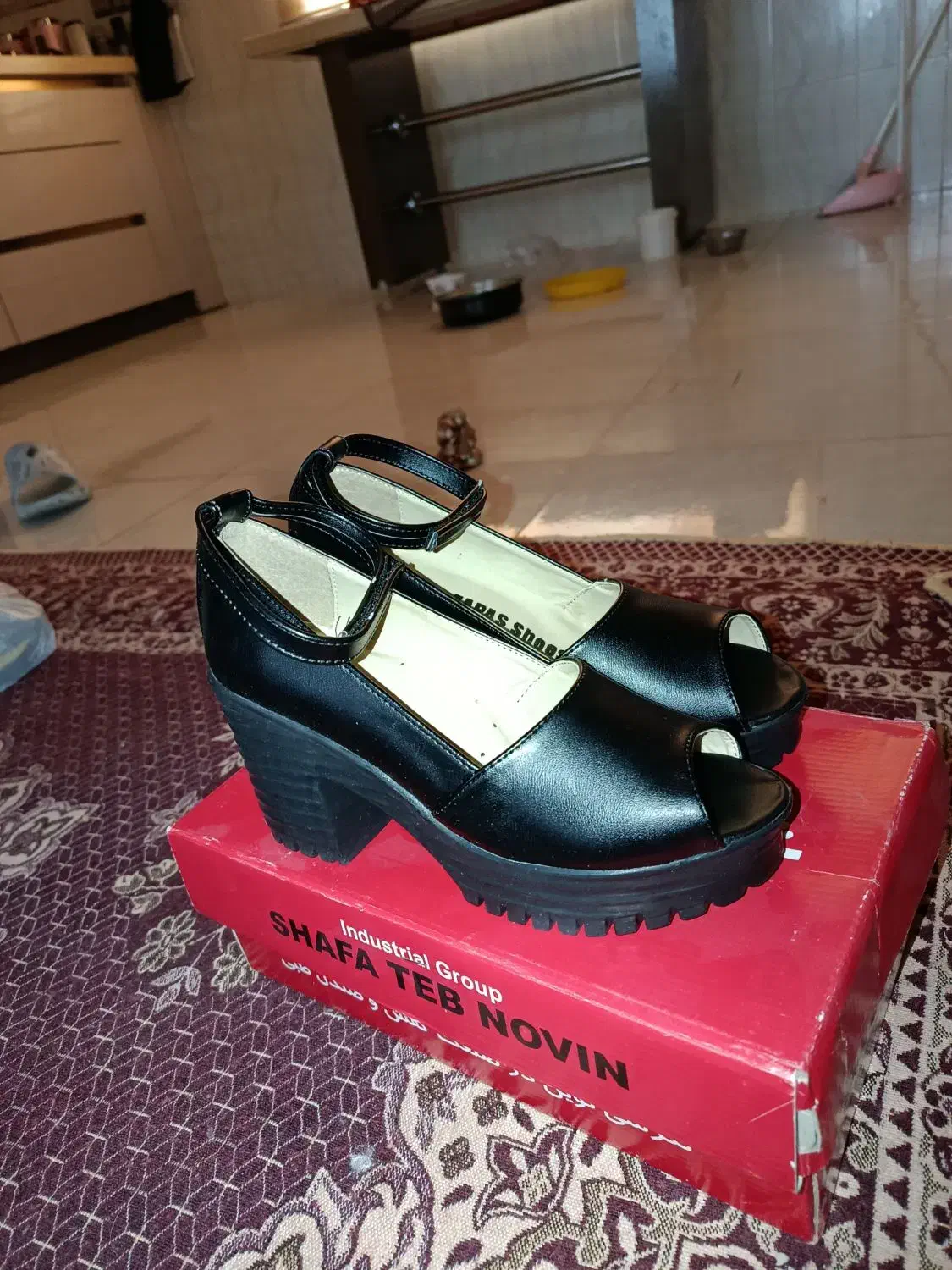 دمپایی و کفش طبی زنانه سایز ۳۷|کیف، کفش، کمربند|سقز, |دیوار