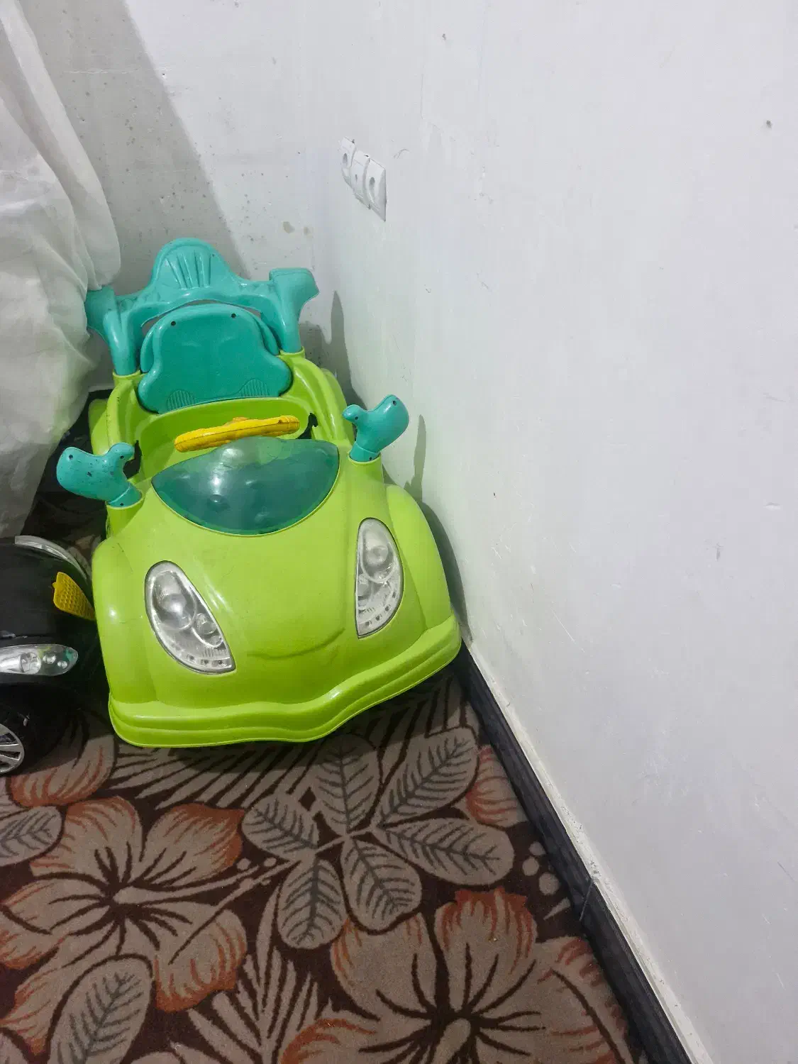 ماشین شارژی و چهار چرخ و گهواره|اسباب و اثاث بچه|گلستان (تهران), |دیوار