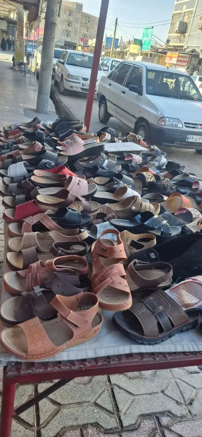 حراج انواع دمپایی زنانه و مردانه ۲۰۰۰۰۰تومان|کیف، کفش، کمربند|دهدشت, |دیوار