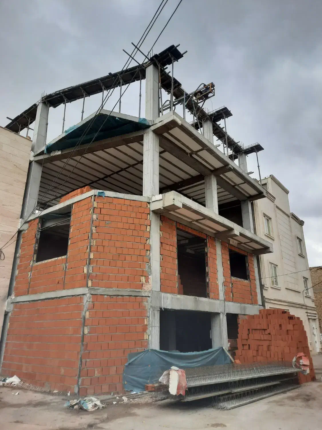 پیش فروش سه طبقه سه واحد|پیش‌فروش املاک|بجنورد, |دیوار