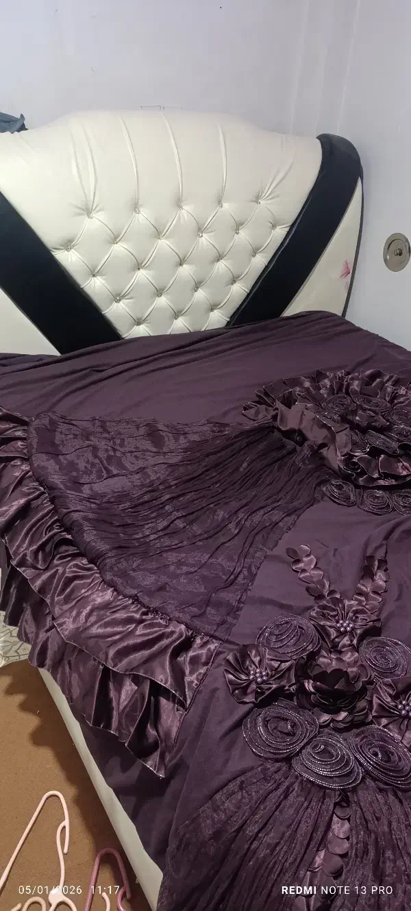 تخت چرمی  و تشک طبی|تشک تختخواب|ابریشم, |دیوار