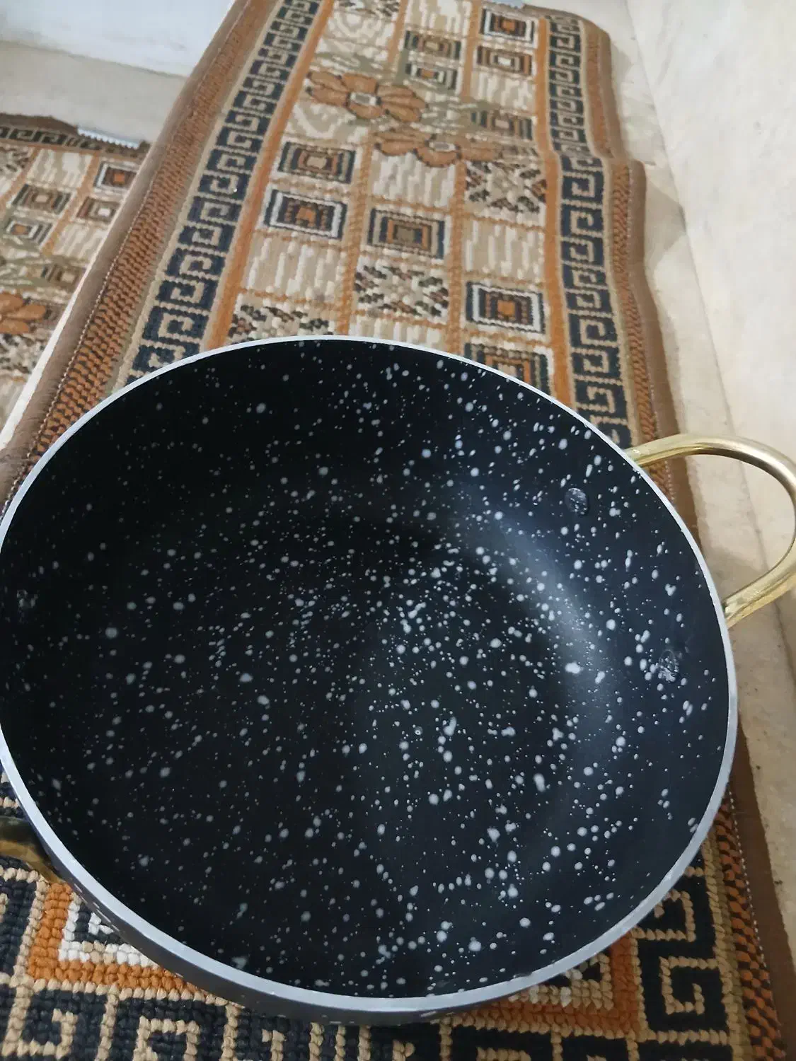 ماهیتابه|ظروف پخت‌وپز|اراک, |دیوار