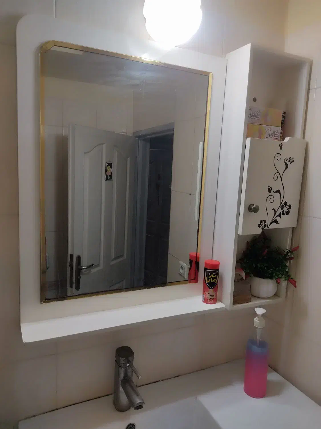 یک عدد روشویی سرامیکی در حد نو و کابینتی کارکرده|لوازم سرویس بهداشتی|اهواز, گلستان|دیوار