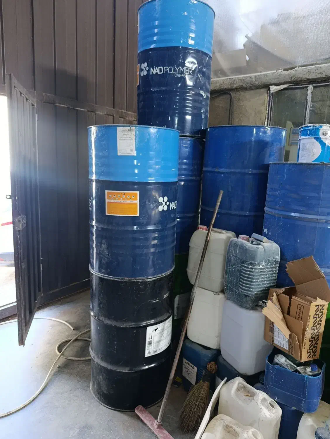 بشکه|ظروف نگهدارنده، پلاستیکی، یک‌بارمصرف|همدان, |دیوار