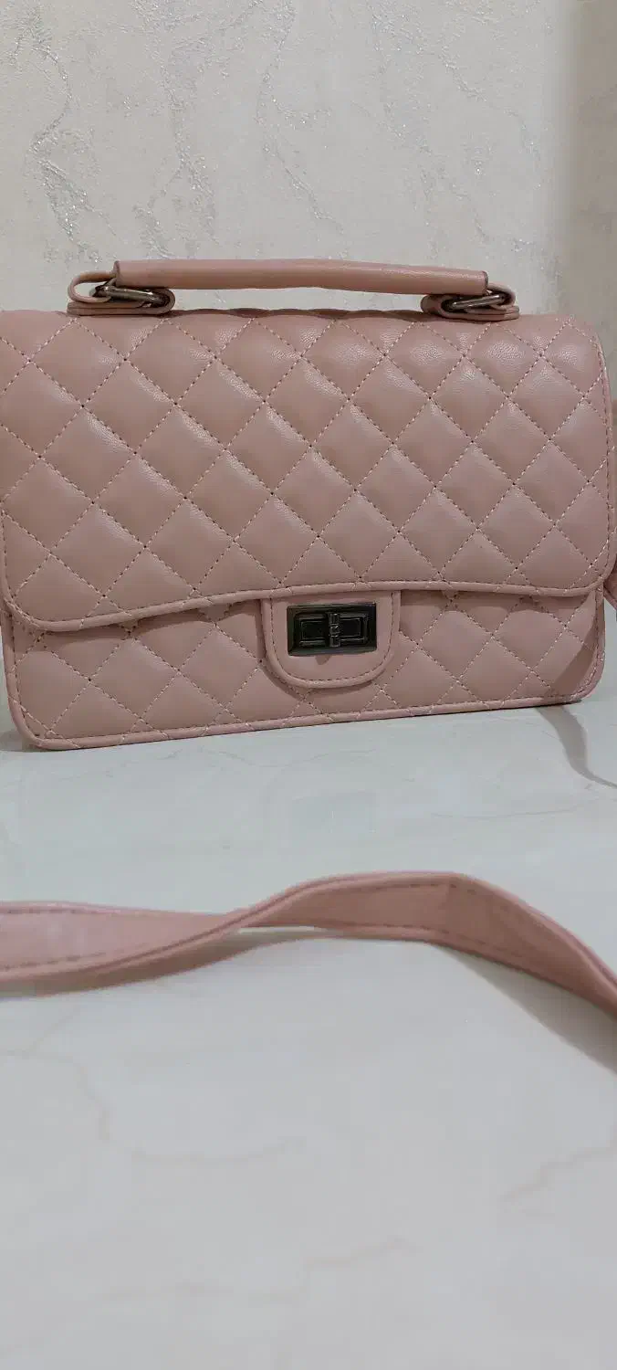 تعدادی کیف با قیمت‌های مختلف|کیف، کفش، کمربند|بروجرد, |دیوار