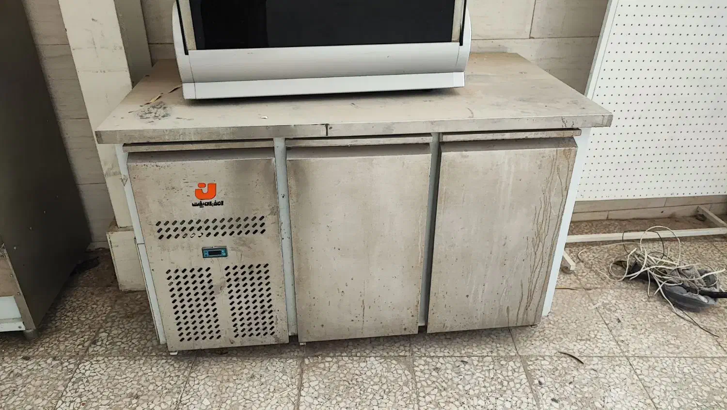 فروش وسایل رستوران و کافه|کافیشاپ و رستوران|اصفهان, ارغوانیه|دیوار