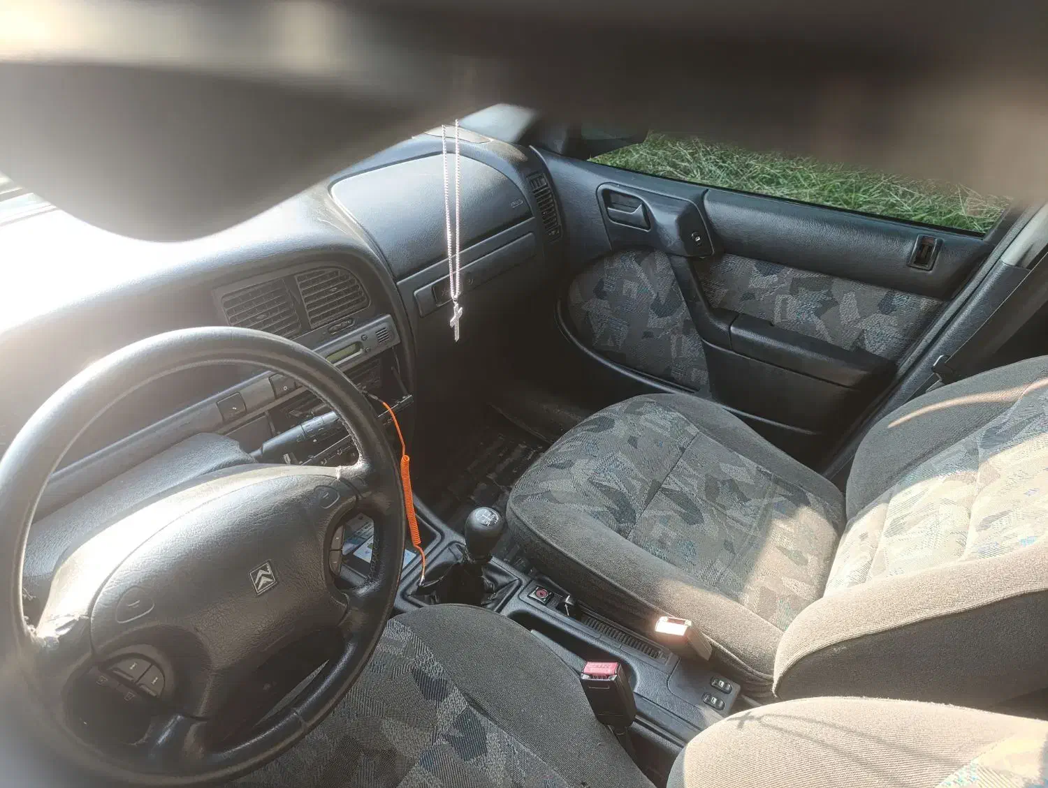 زانتیا۲۰۰۰مشکی|خودرو سواری و وانت|گوراب زرمیخ, |دیوار