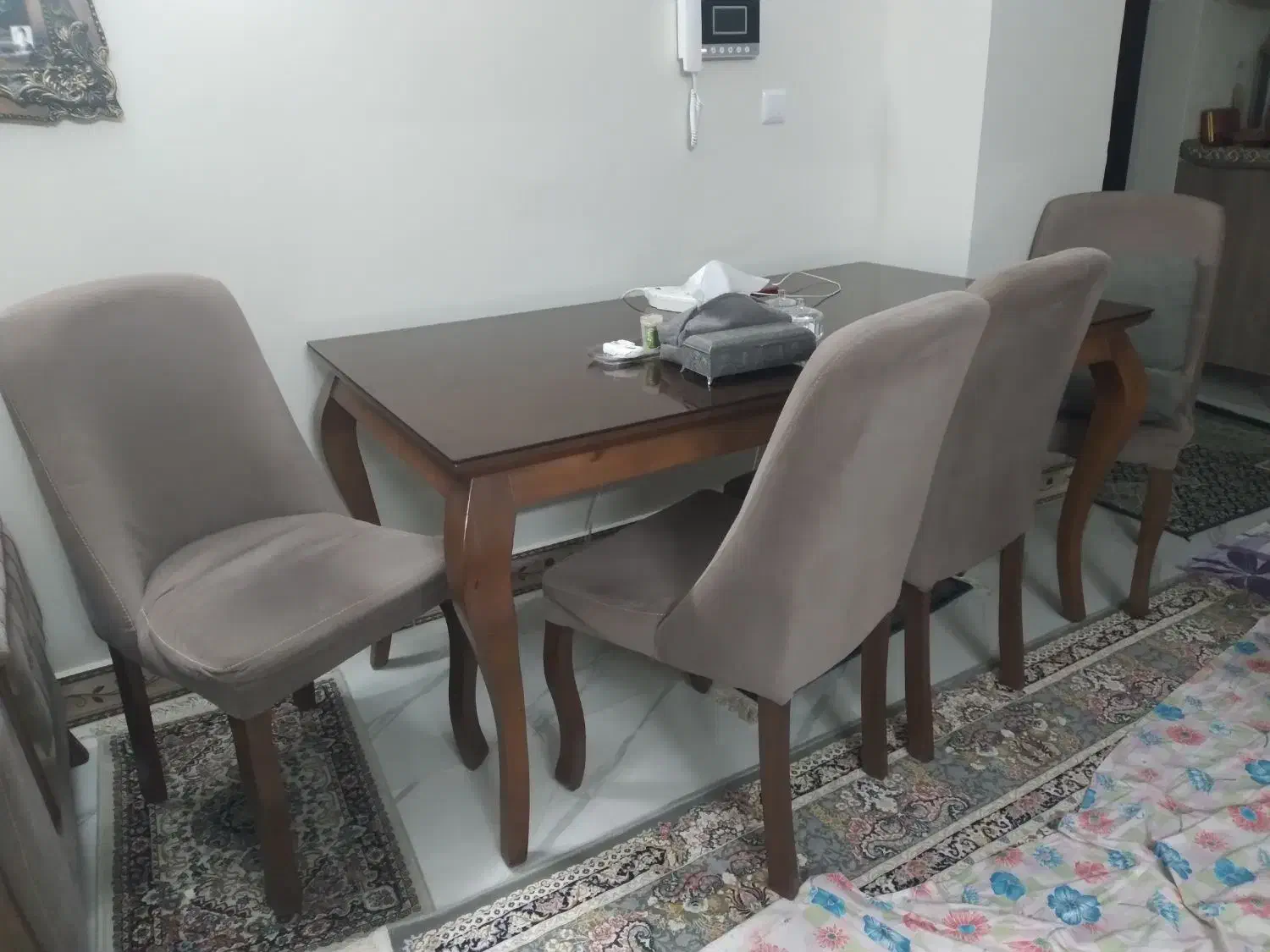فروش مبل هفت نفره ومیز ناهارخوری شش نفره|مبلمان خانگی و میز عسلی|قائمشهر, |دیوار