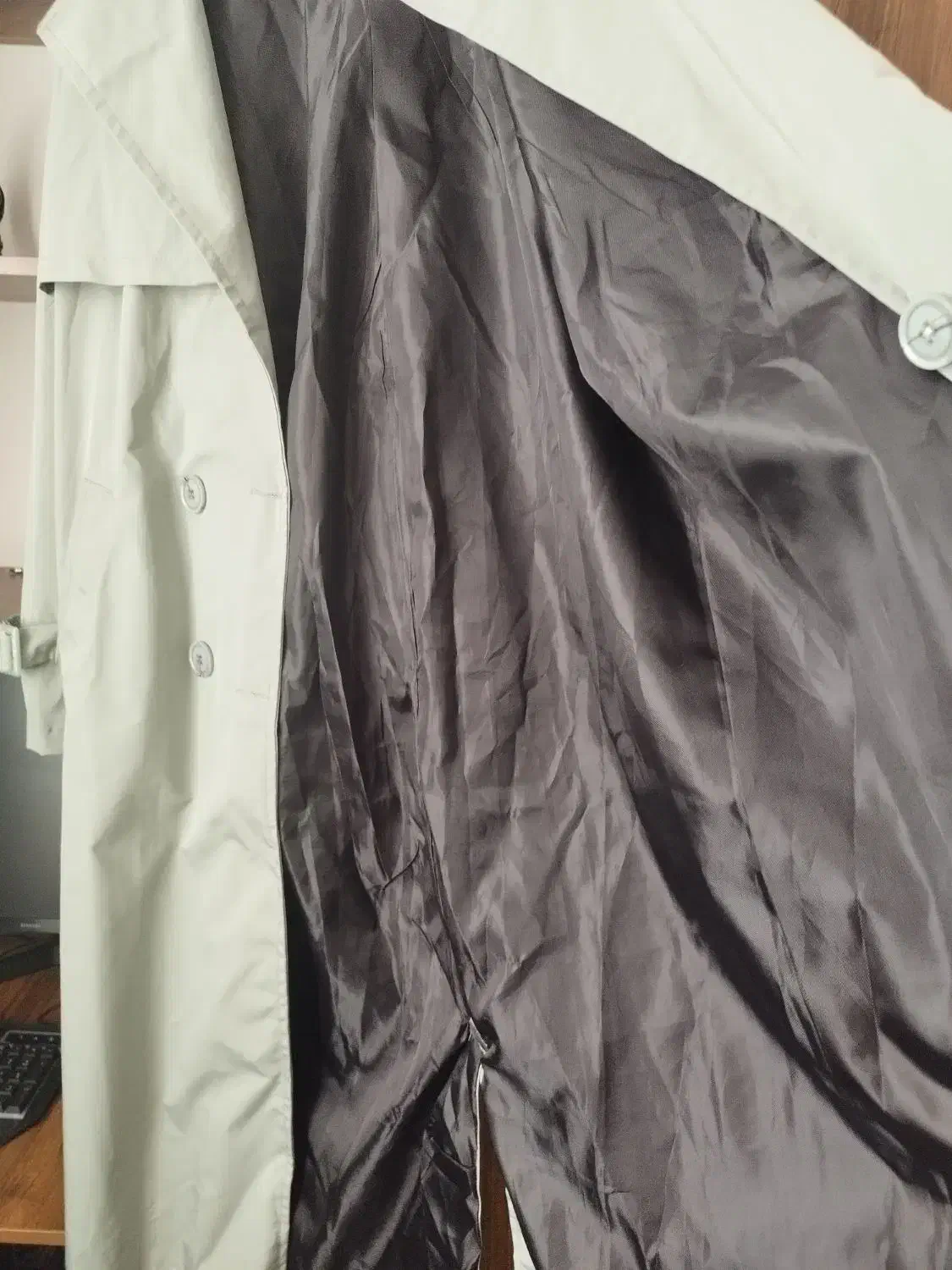 بارونی نو،اصلا تن نخورده،ی ماهی میشه خریدم|لباس|اشتهارد, |دیوار