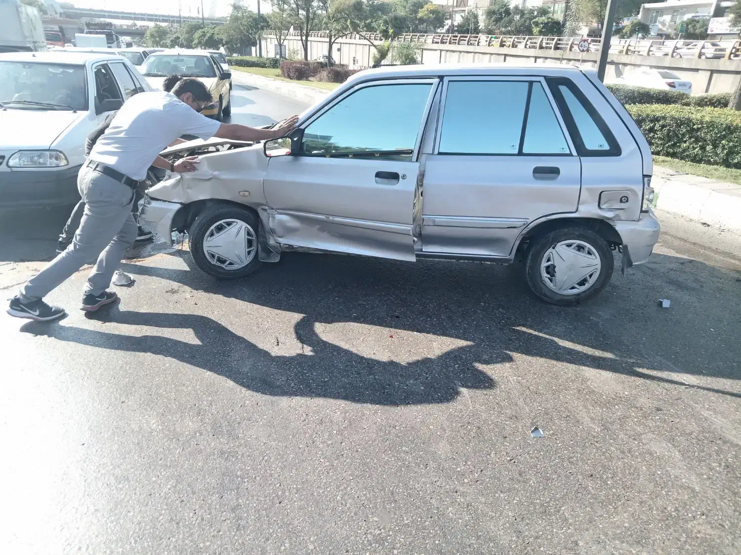 111تصادفی مدل89هیدرولیک|خودرو سواری و وانت|مشهد, پایگاه شکاری|دیوار