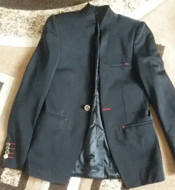 تک کت یقه دیپلمات|لباس|لنگرود, |دیوار