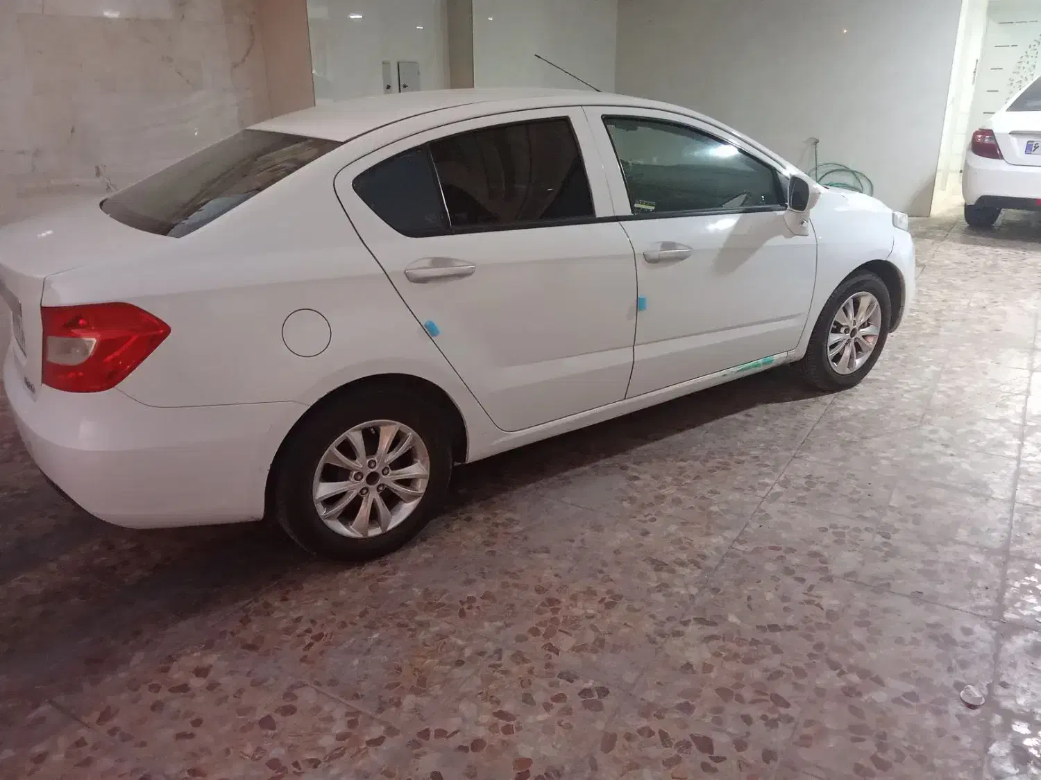 برلیانس۲۳۰مدل۹۷تمام فابریک|خودرو سواری و وانت|صدرا-فارس, فاز ۲|دیوار