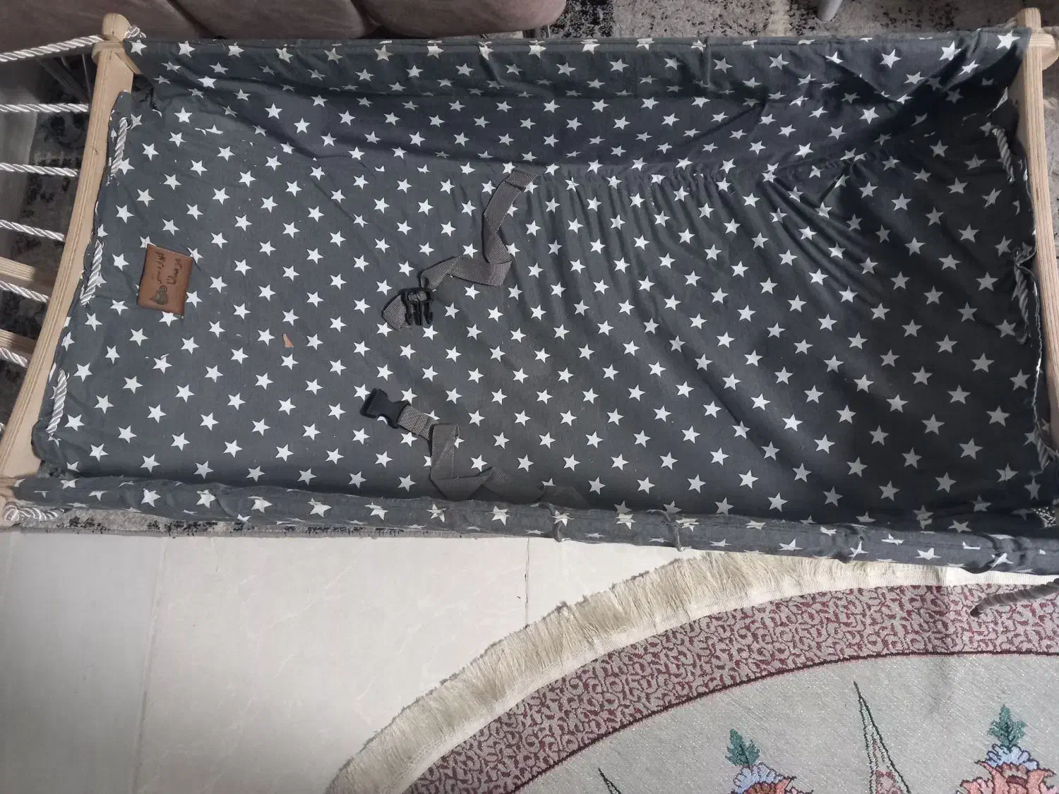 گهواره در حد نو|تخت و صندلی بچه|وحیدیه, |دیوار