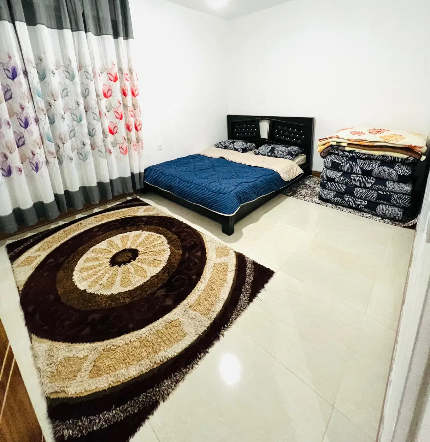 چند دست روتختی|رختخواب، بالش، پتو|چهارباغ, |دیوار