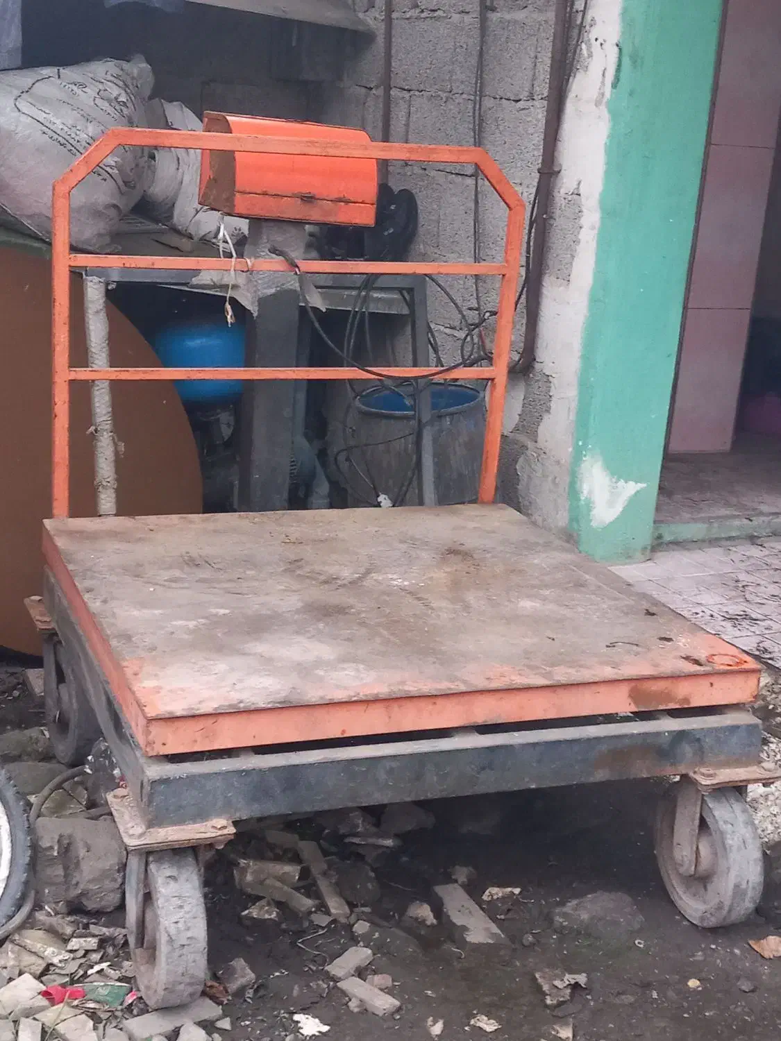 سالم|ماشین‌آلات صنعتی|رشت, آتشگاه|دیوار