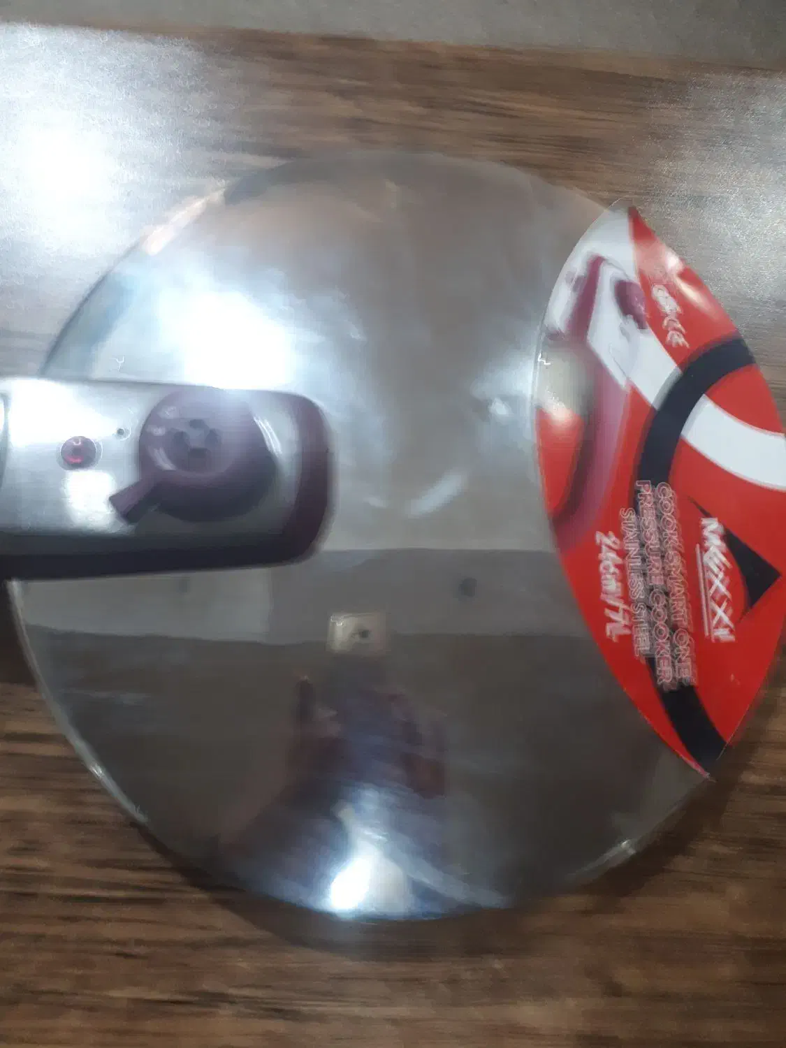 بخاری گازی،ظرفشویی باداربست،سر زودپز،میز دانش اموز|صندلی و نیمکت|بهبهان, |دیوار