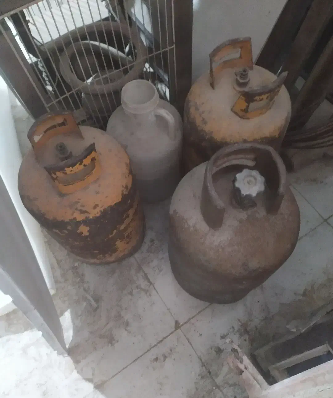 سینک توکار و روکار.کپسول گاز .سنگ توالت،بشکه. درب|لوازم سرویس بهداشتی|ایوان, |دیوار