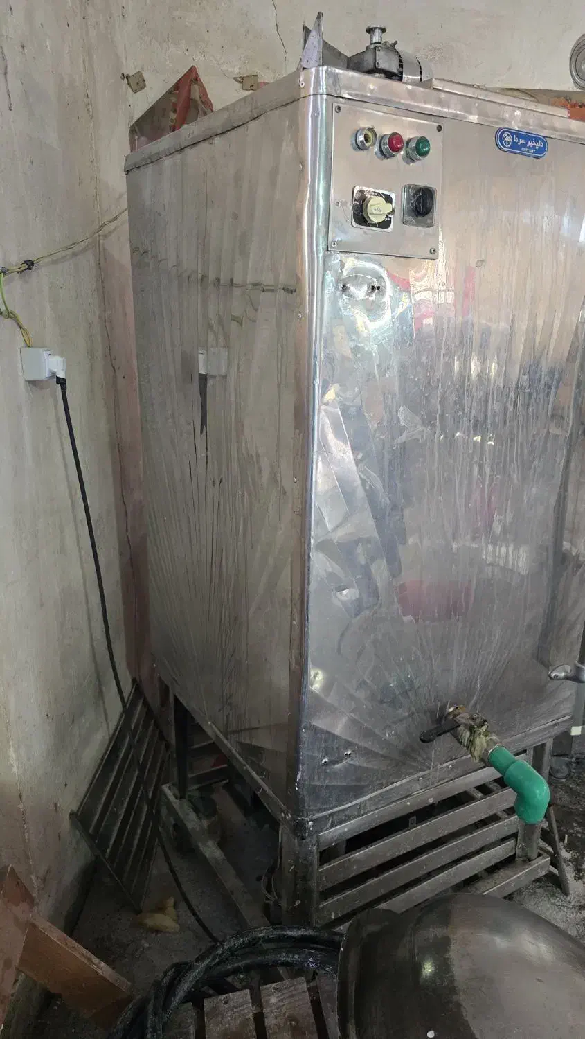 شیر سرد کن ۳۰۰ کیلویی|فروشگاه و مغازه|ارومیه, |دیوار