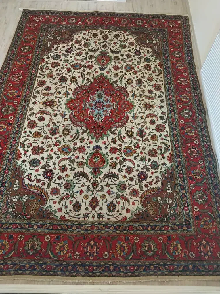 فرش دستباف نقش اصفهان|فرش|ارومیه, |دیوار