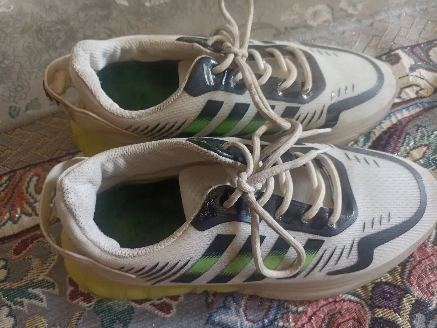 کفش کتونی اسپورت|کیف، کفش، کمربند|بومهن, |دیوار